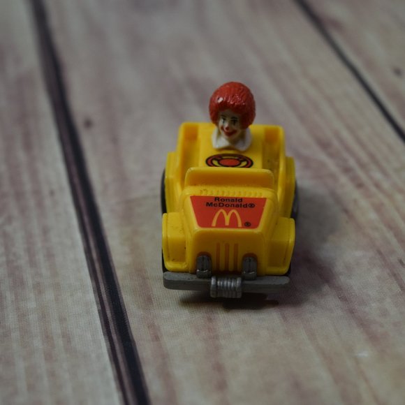 1985 McDonald's Ronald McDonald Yellow Car & Big Mac Car - Picture 1 of 6